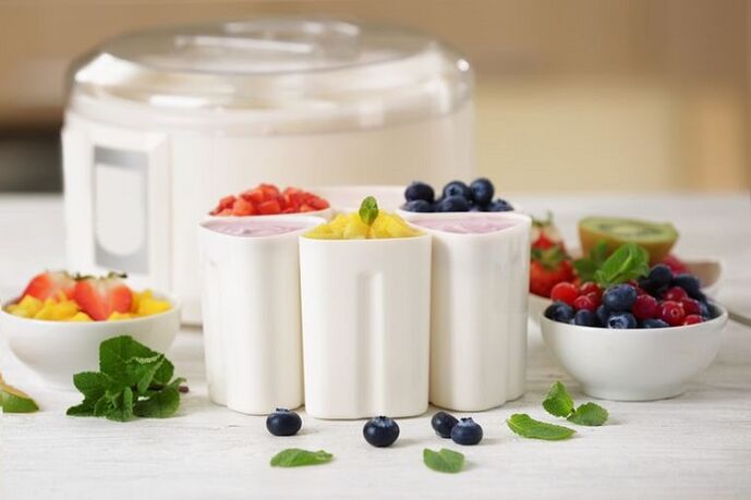 fruit yogurt and berries for weight loss